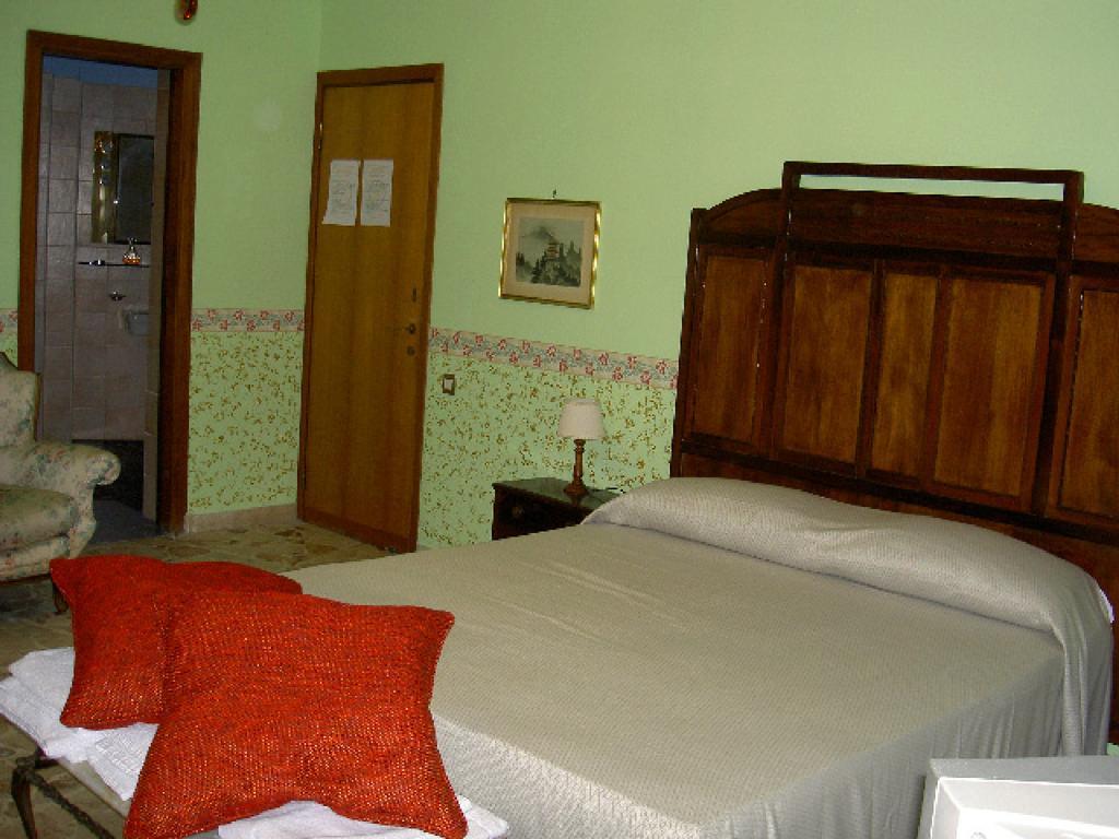 Casa Tina Maugeri Bed and Breakfast CTA Rum bild