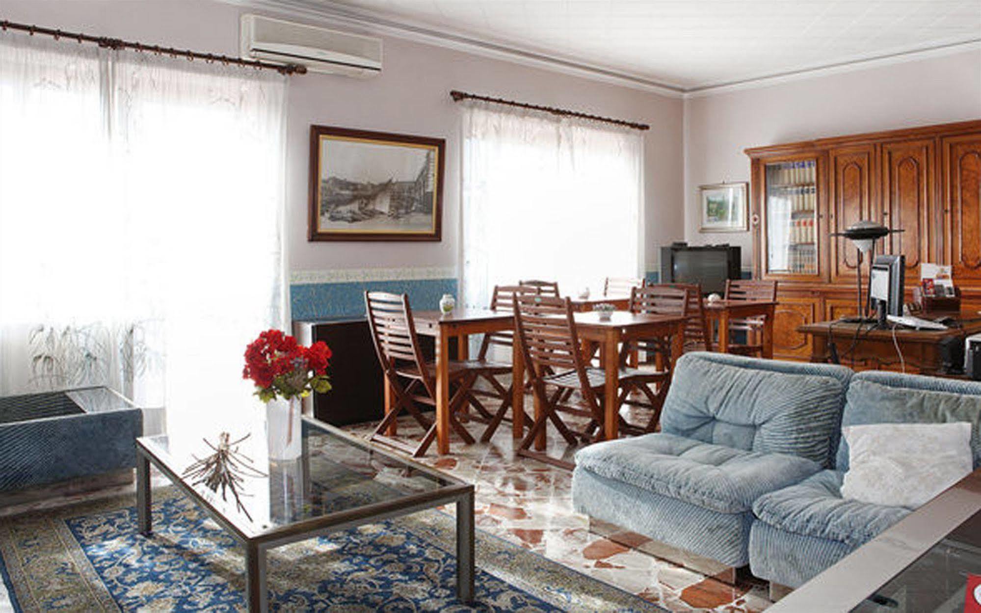 Casa Tina Maugeri Bed and Breakfast CTA Exteriör bild