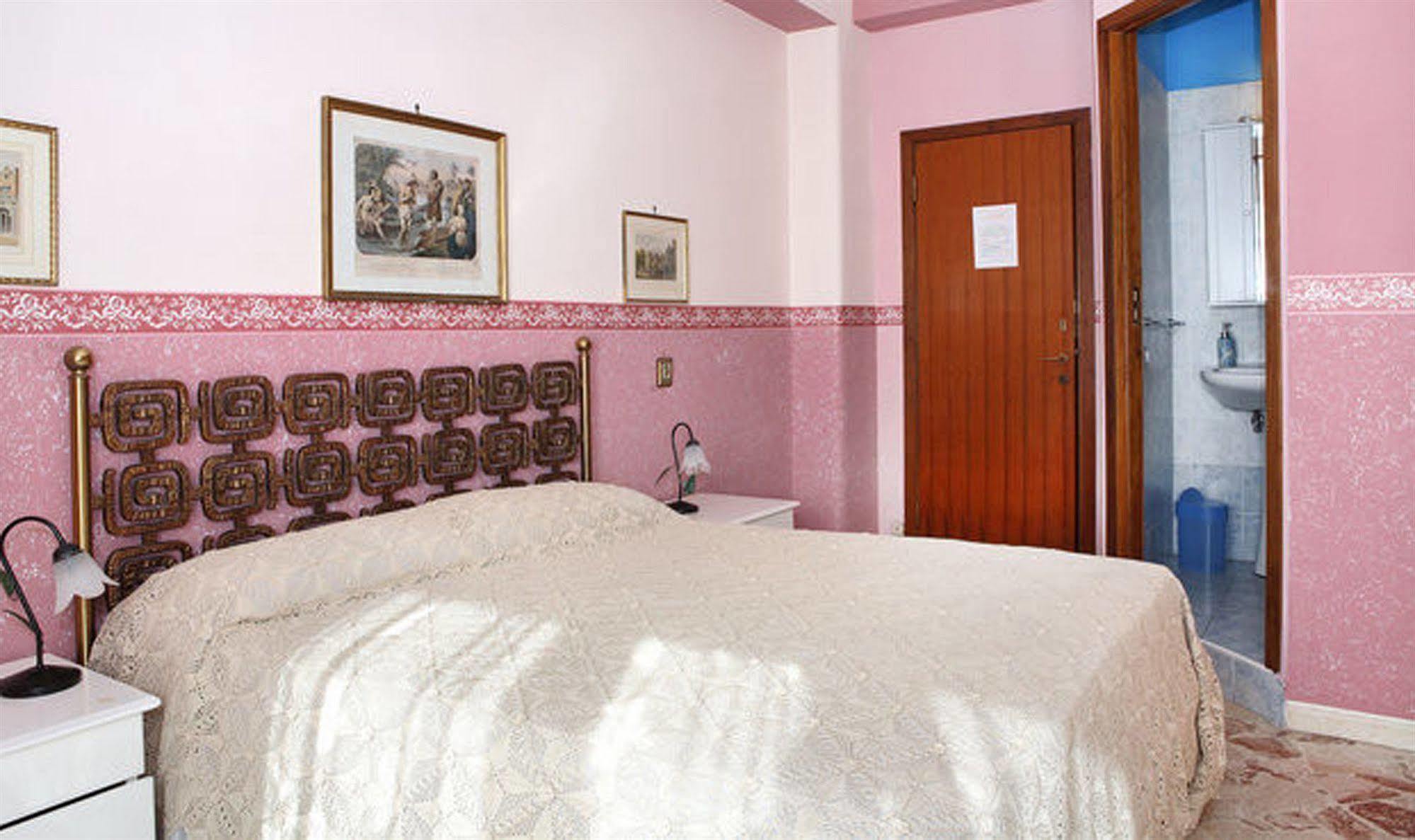 Casa Tina Maugeri Bed and Breakfast CTA Exteriör bild